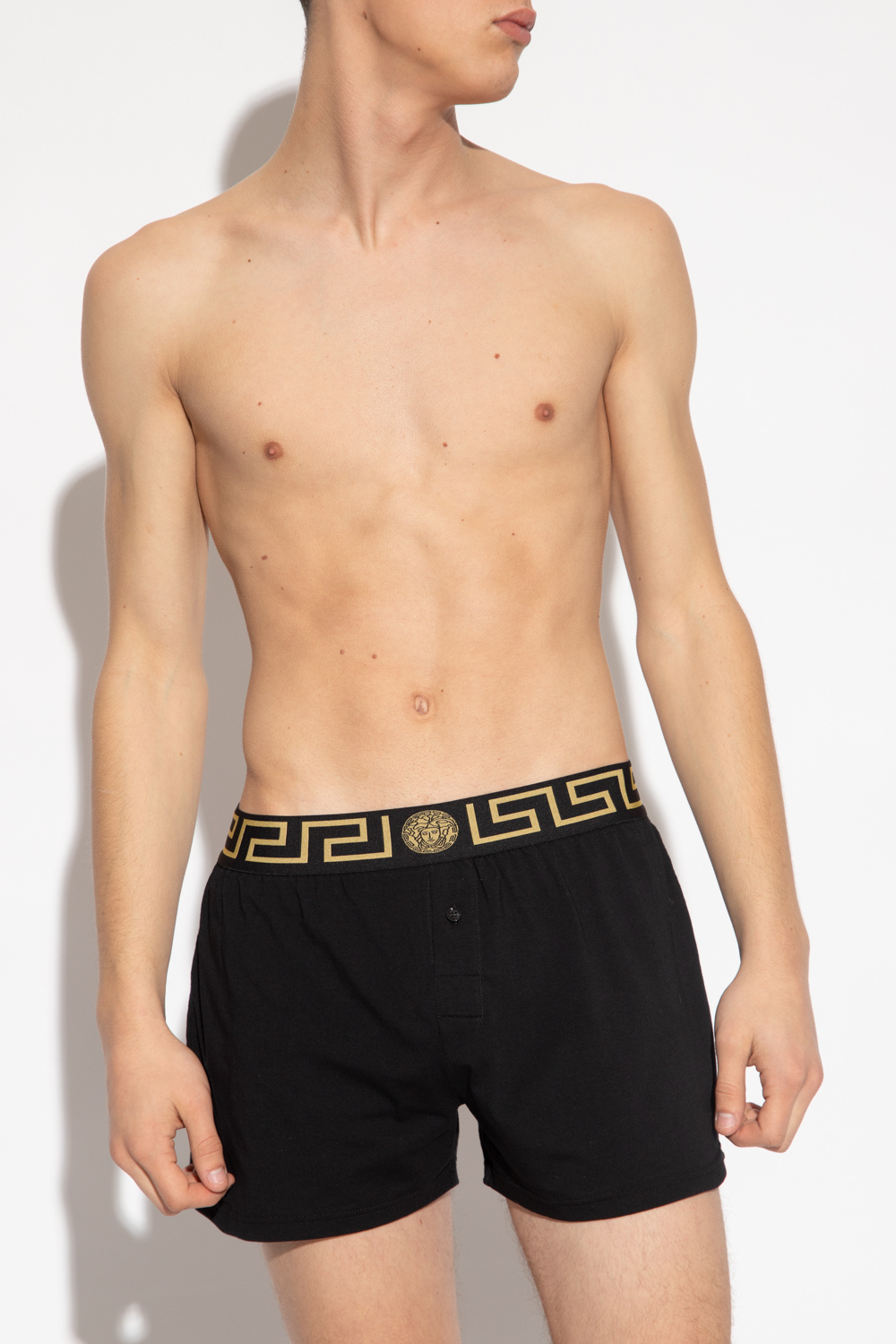 VERSACE メテュサロコハントフリフ AUD01050A232741 A1001 エナメル メドゥーサ リング ゴールド,ブラック | VERSACE JP